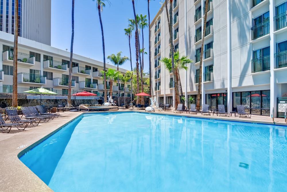 Hilton Garden Inn Phoenix Midtown Екстер'єр фото